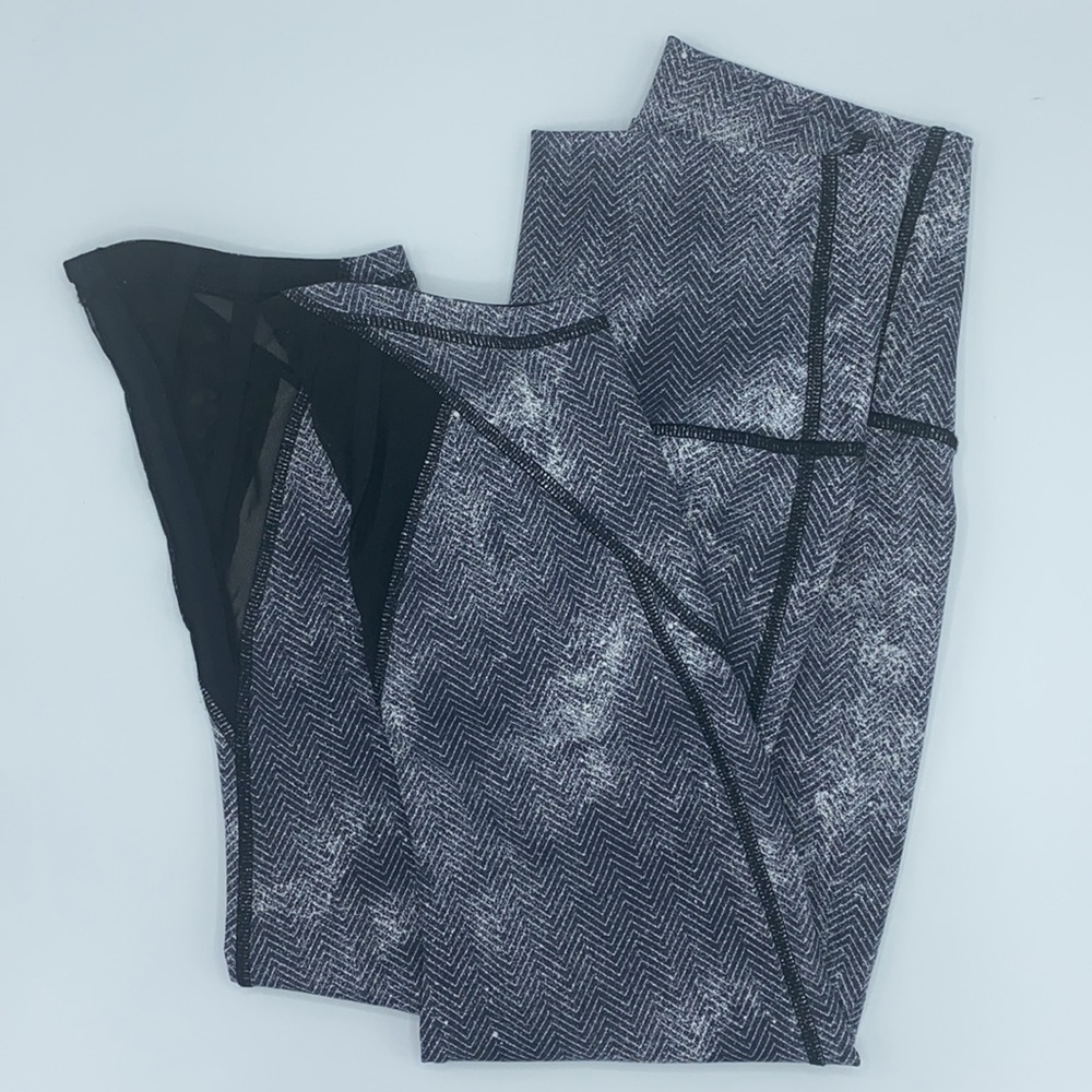 Lululemon Essential Rhythm Crop Legging Diffusion - Picture 4 of 11